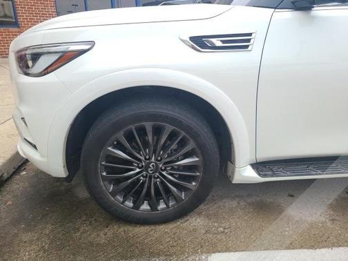 2023 INFINITI QX80 SENSORY