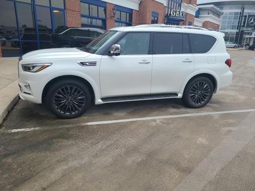 2023 INFINITI QX80 SENSORY