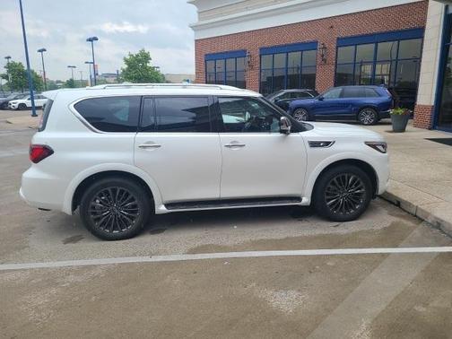 2023 INFINITI QX80 SENSORY