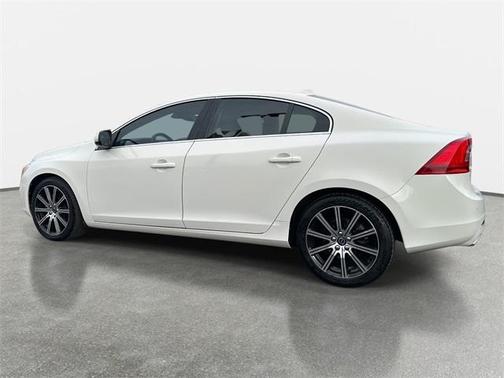2017 Volvo S60 T5 Inscription Platinum