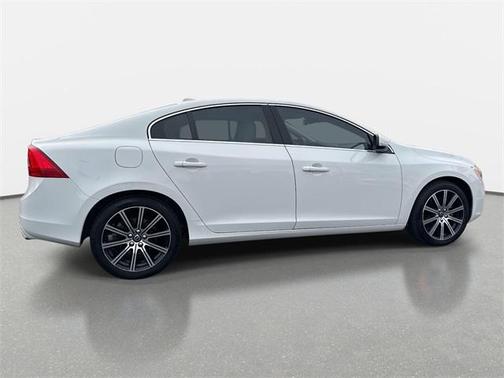 2017 Volvo S60 T5 Inscription Platinum