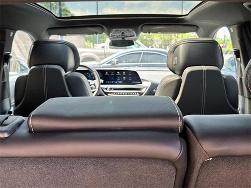 2025 Cadillac LYRIQ Sport