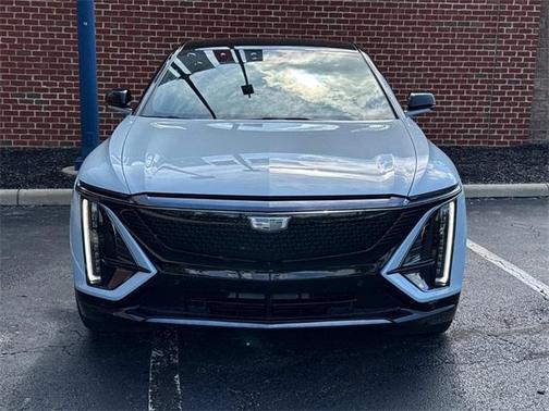 2025 Cadillac LYRIQ Sport