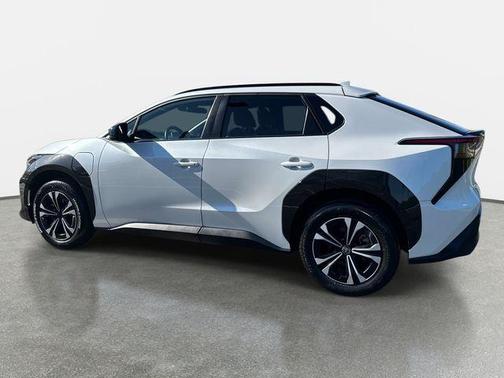 Pearl 2023 Toyota bZ4X XLE