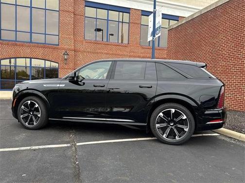 2025 Cadillac Escalade IQ Sport 2