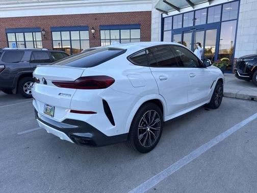2023 BMW X6 M50i