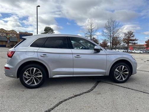 2023 Audi Q5 45 S line quattro Premium