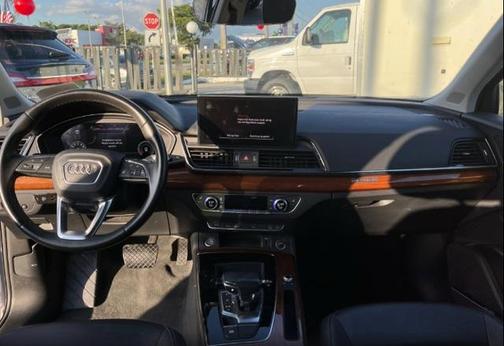 2023 Audi Q5 45 S line quattro Premium