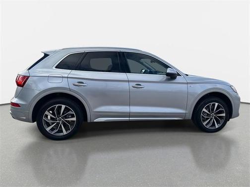 2023 Audi Q5 45 S line quattro Premium