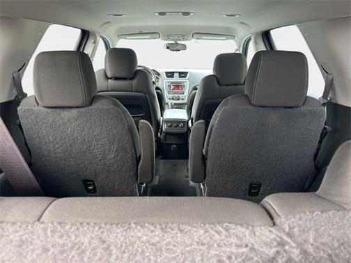 2015 GMC Acadia SLE-2