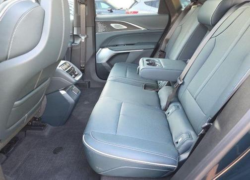 Emerald 2024 Cadillac LYRIQ Luxury
