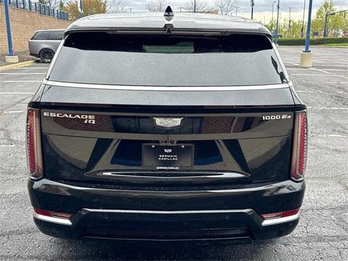 2025 Cadillac Escalade IQ Luxury