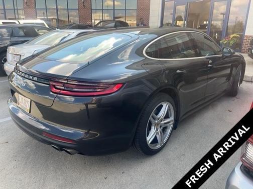 2018 Porsche Panamera 4S