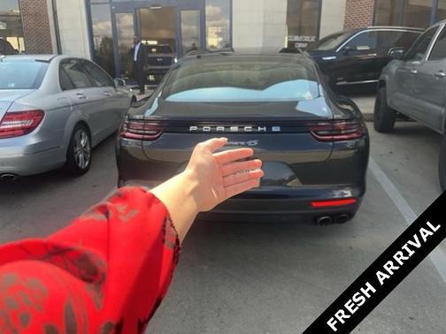 2018 Porsche Panamera 4S