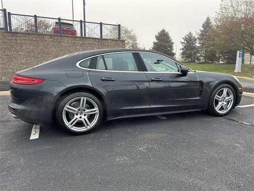 2018 Porsche Panamera 4S