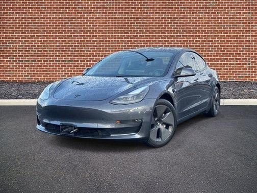 Gray 2023 Tesla Model 3 Long Range