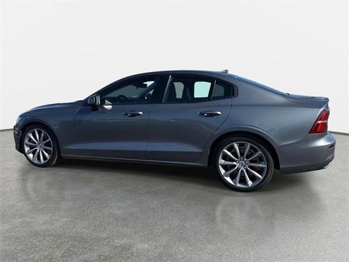 2019 Volvo S60 T6 Momentum