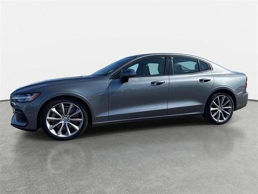 2019 Volvo S60 T6 Momentum