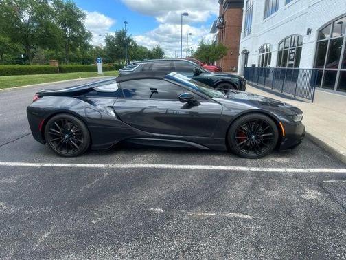 Sophisto Gray Metallic 2019 BMW i8 Base