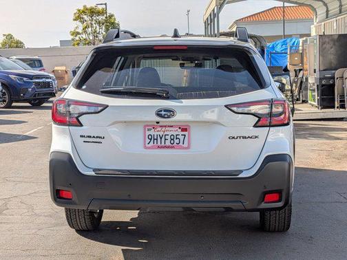 Crystal White Pearl 2024 Subaru Outback Onyx Edition