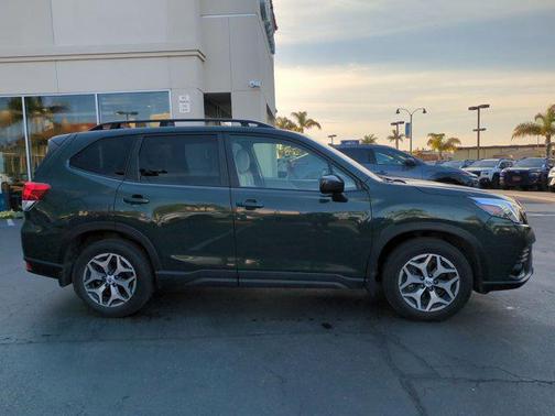 2022 Subaru Forester Premium