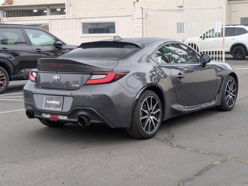 Pavement 2024 Toyota GR86 Base
