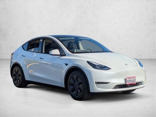 2025 Tesla Model Y Long Range Dual Motor All-Wheel Drive