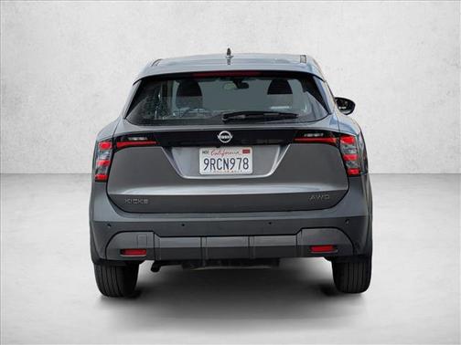 Gun Metallic 2025 Nissan Kicks S