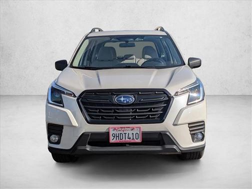 Crystal White Pearl 2023 Subaru Forester Base