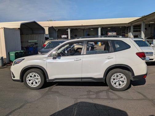 Crystal White Pearl 2023 Subaru Forester Base