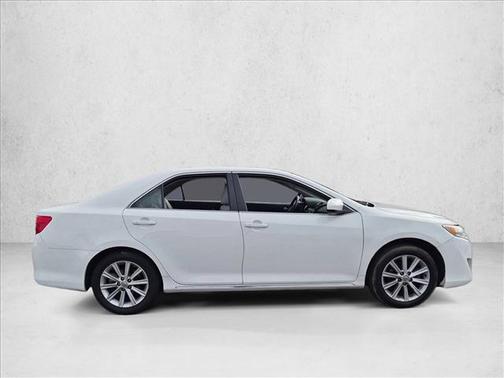 Super White 2013 Toyota Camry XLE