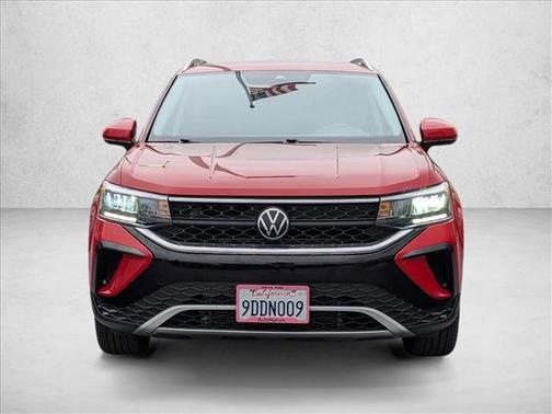 Kings Red Metallic 2022 Volkswagen Taos 1.5T SE
