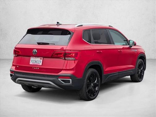 Kings Red Metallic 2022 Volkswagen Taos 1.5T SE