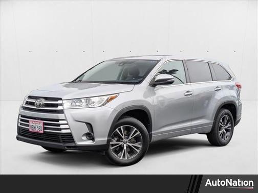 2017 Toyota Highlander LE I4