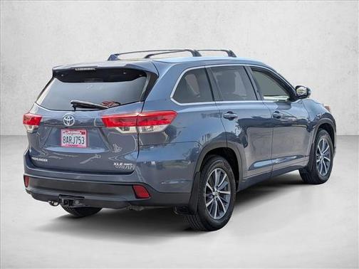 Shoreline Blue Pearl 2017 Toyota Highlander XLE