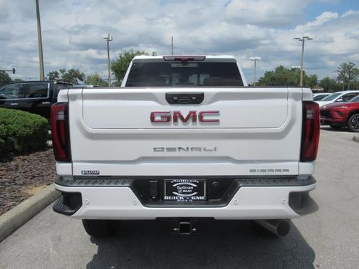 2025 GMC Sierra 2500 Denali