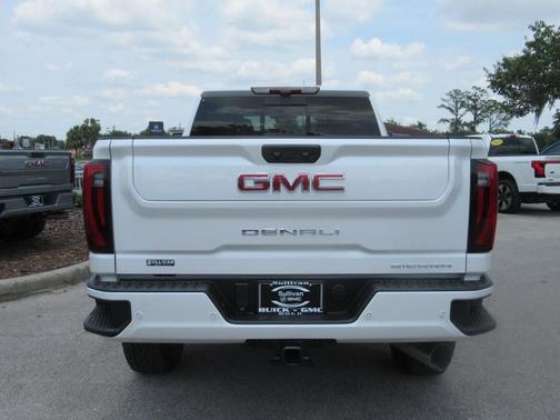 2025 GMC Sierra 2500 Denali