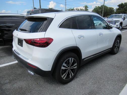 Polar White 2025 Mercedes-Benz GLA 250 Base