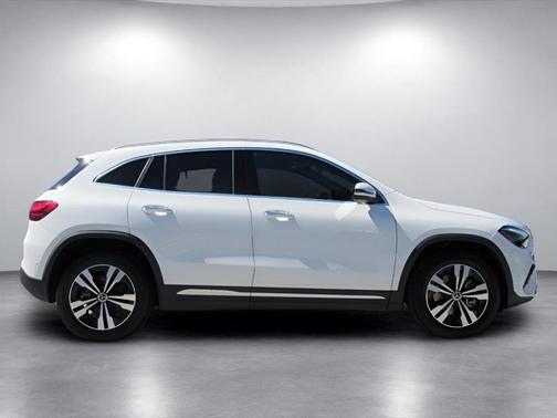 Polar White 2025 Mercedes-Benz GLA 250 Base
