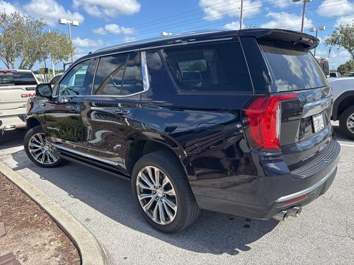 Midnight Blue Metallic 2021 GMC Yukon Denali