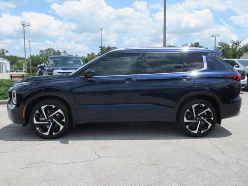 Blue 2022 Mitsubishi Outlander SEL
