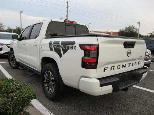 2022 Nissan Frontier SV