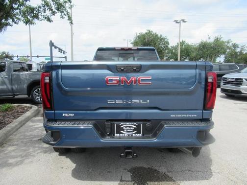 2025 GMC Sierra 3500 Denali