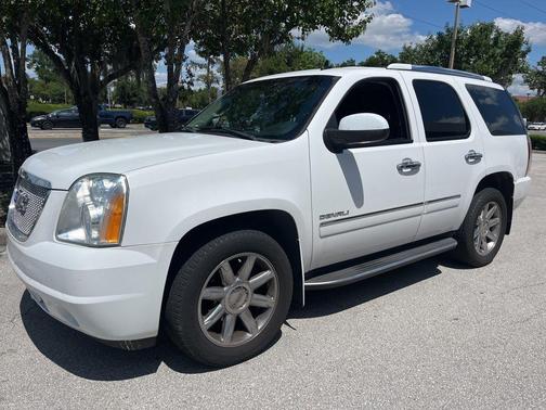 Summit White 2011 GMC Yukon Denali