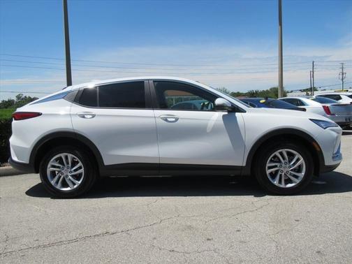 Summit White 2025 Buick Envista Preferred