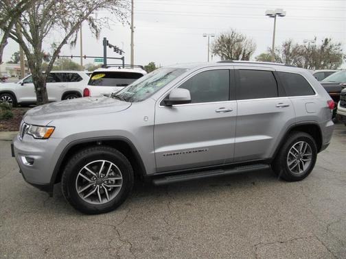 2020 Jeep Grand Cherokee Laredo