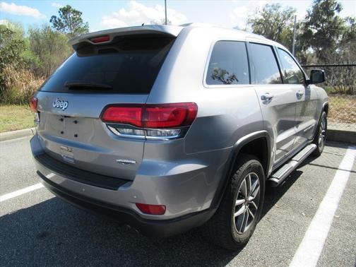 2020 Jeep Grand Cherokee Laredo