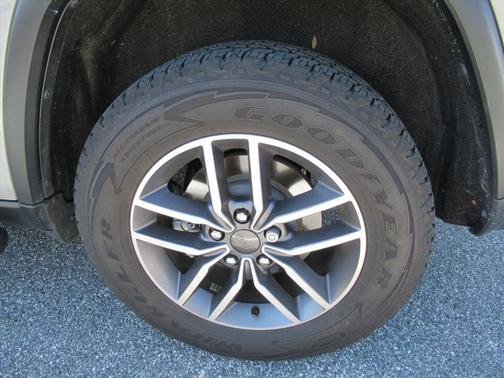 2020 Jeep Grand Cherokee Laredo