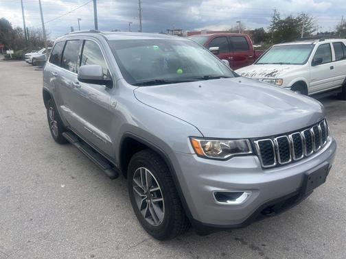 2020 Jeep Grand Cherokee Laredo