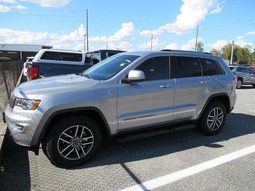 2020 Jeep Grand Cherokee Laredo